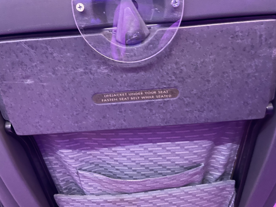 bar-in-london-so-cool-they-have-original-concorde-seats